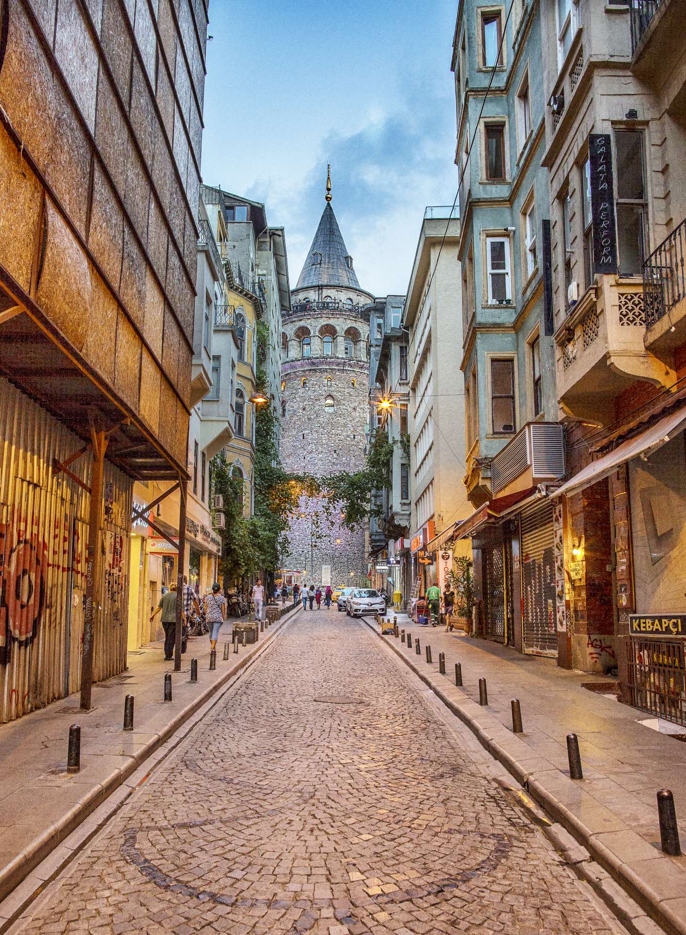 galata kulesi sokağı manzarası resmi