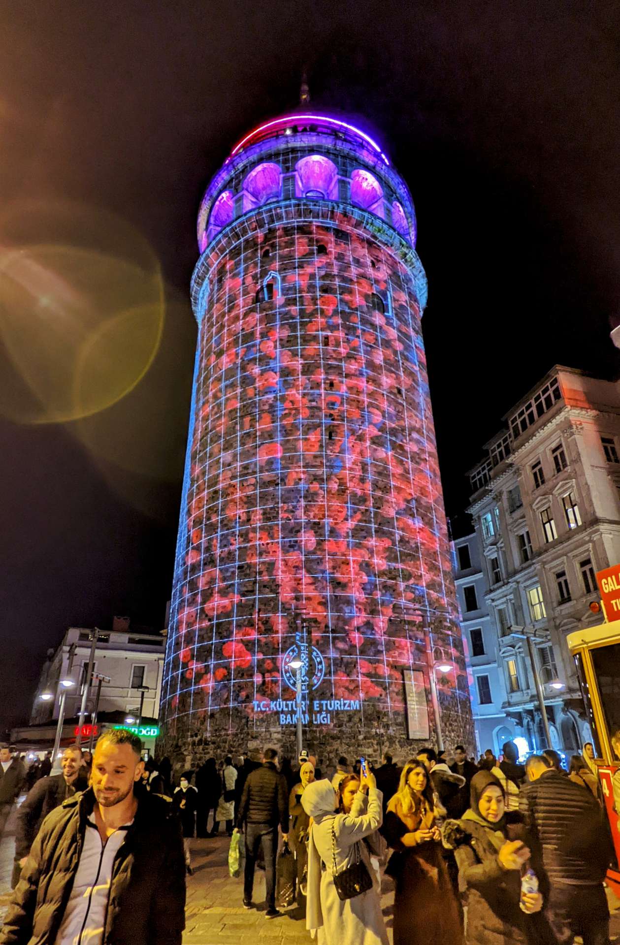 galata kulesine ışık yansıması manzarası resmi